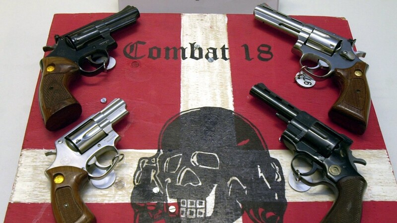 Schon in früheren Jahren, wie etwa 2003, wurden bei Anhängern der Neonazi-Gruppe Combat 18 illegale Waffen sichergestellt.