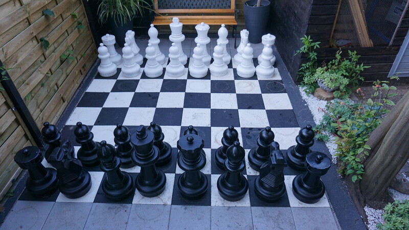 Bereit zum Einsatz: die Schachanlage im Garten von Manfred Peringer in der Frühlingsstraße.