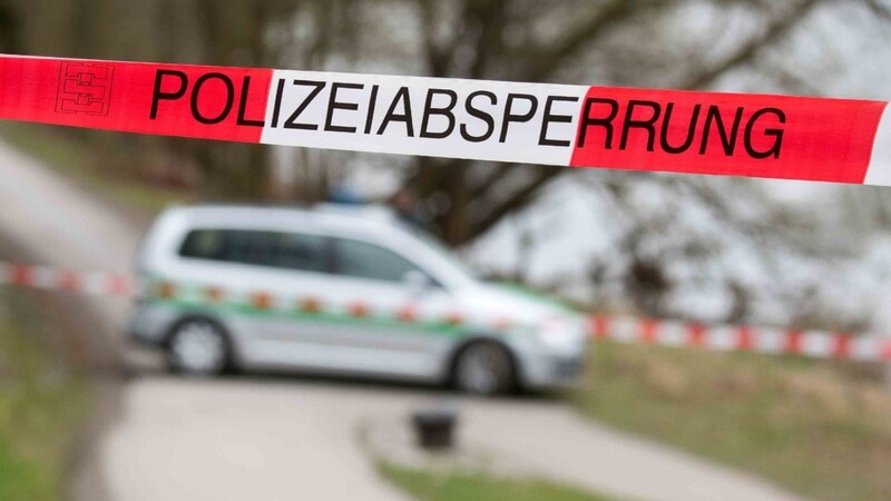 Am Dienstag wurde am Donauufer in Donaustauf (Kreis Regensburg) die Leiche eines bislang nicht identifizierten Mannes angespült. (Symbolbild)