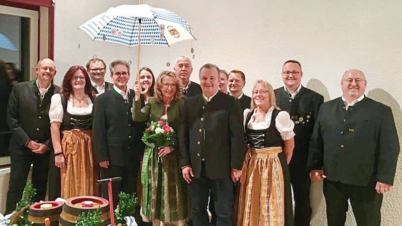 Der Festausschuss der Reib-Schützen mit Schirmherrin Monika Maier.
