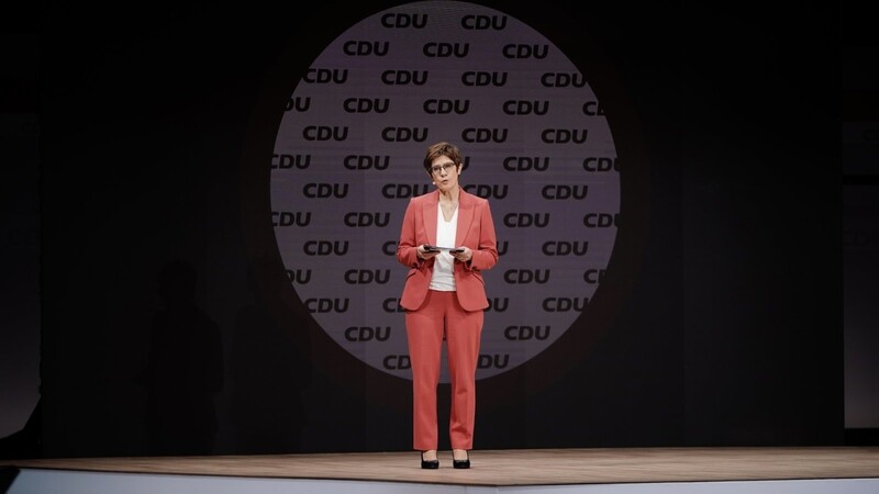 Die scheidende CDU-Vorsitzende Annegret Kramp-Karrenbauer eröffnet den digitalen Bundesparteitag der CDU.