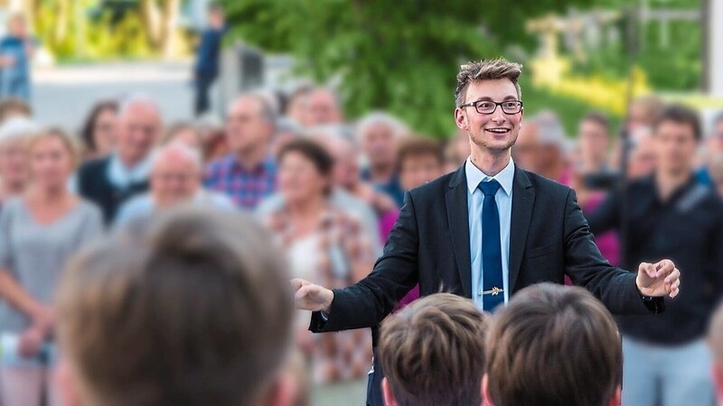 Die Arbeit als Chorleiter bei den Regensburger Domspatzen macht Max Rädlinger großen Spaß und ist eine wunderbare Möglichkeit, seine Fähigkeiten auszuleben.
