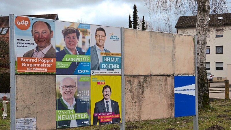 Noch sind nicht alle Parteien und politischen Gruppierungen auf den großen Anschlagtafeln der Stadt mit ihren Wahlplakaten vertreten. Zugelassen zur Kommunalwahl am 15. März sind aber alle eingereichten Vorschläge.
