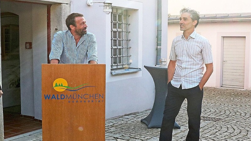 Freunde und Weggefährten: Autor Tobias Haberl (links) und Fotograf Olaf Unverzart.