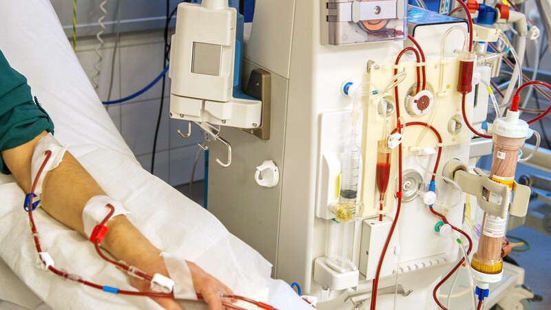 In Deutschland kann es bis zu zehn Jahre dauern, bis ein Dialysepatient eine Spenderniere bekommt.