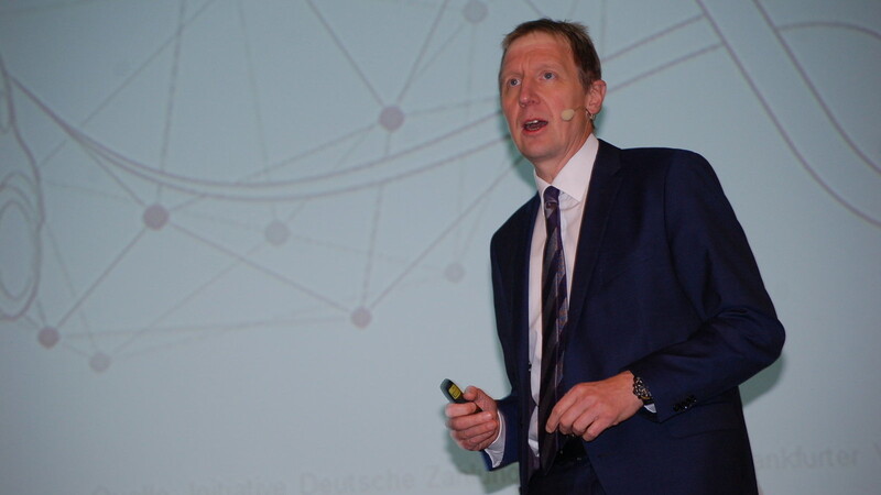 Dirk Schrade, Experte für Zahlungsverkehr bei der Bundesbank, sprach bei der Veranstaltung "Kontaktlos mit Karte oder digital mit Bitcoin & Co" in Regensburg.