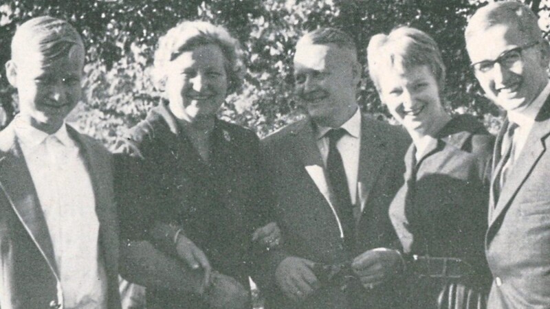 Apotheker-Ehepaar Theodor und Emi Weber mit Sohn Hans, Tochter Irmtrud und Schwiegersohn Wieland Oberhofer