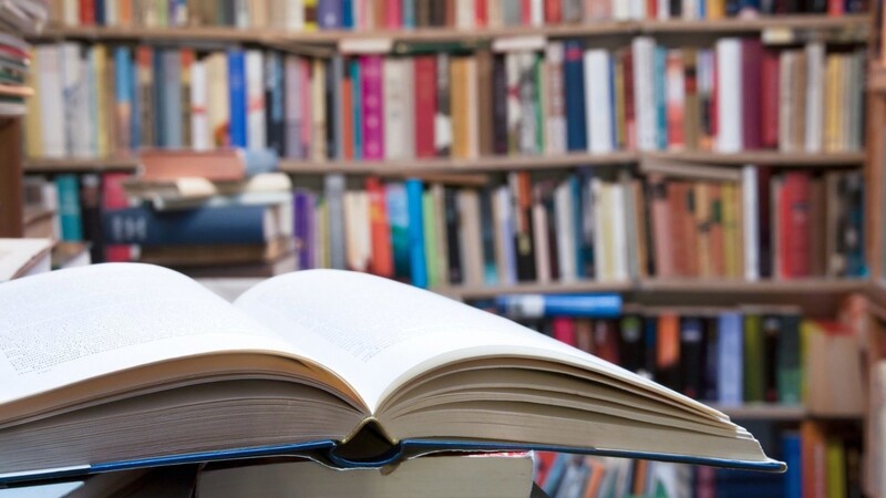 Welche der Neuvorstellungen von der Buchmesse sollte man gelesen haben? Hier kommen die Tipps der Literaturexperten aus der Region. (Symbolbild)