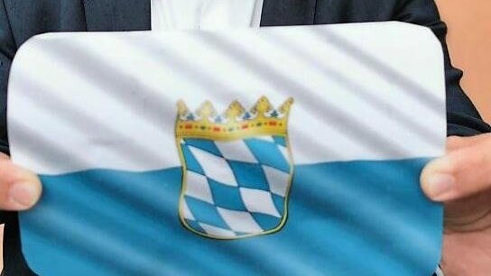 So könnte das Emoji der Bayernflagge aussehen, das Tobias Gotthardt sich wünscht.