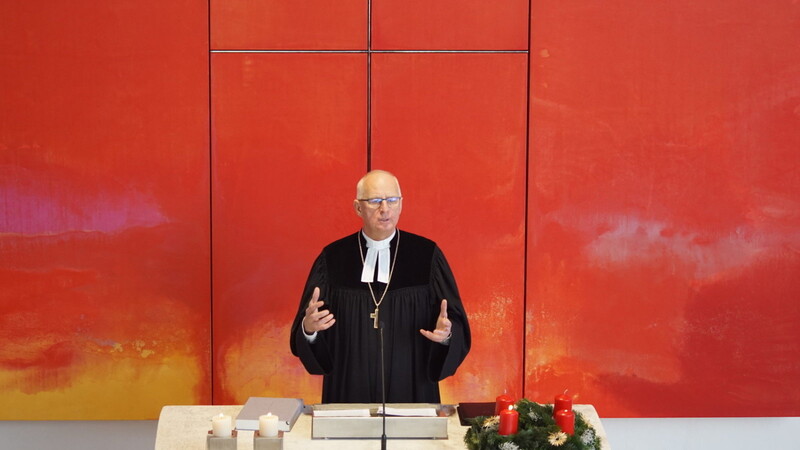 Die Vilsbiburger Christuskirche ist am Sonntag mit einem Festgottesdienst wiedereröffnet worden. Die Festpredigt hielt Regionalbischof Klaus Stiegler.