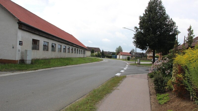 Die Erweiterung des Gehweges in der Biberbacher Straße Richtung Ortsausgang ist beschlossen.