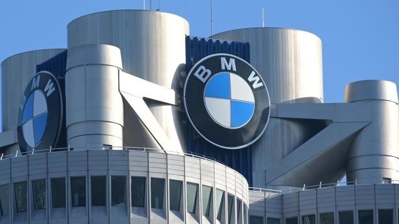 Das BMW-Logo auf dem Firmensitz des Automobilherstellers.