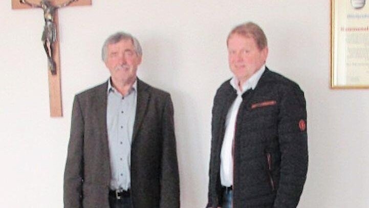 Der neue Bürgermeister Wolfgang Daschner (rechts) zusammen mit seinem Amtsvorgänger Josef Christl.