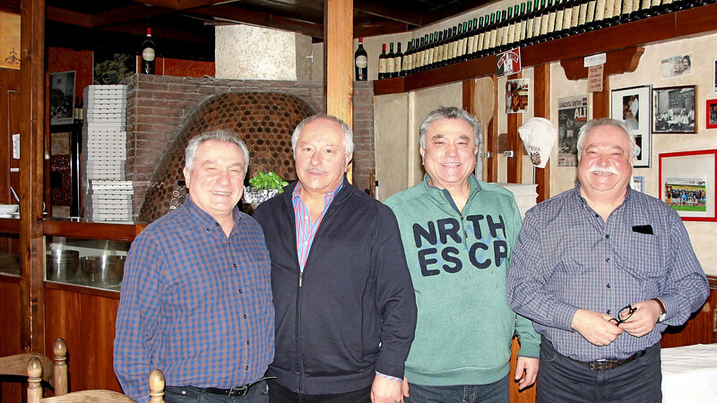 Felice, Giulio, Bruno und Michele Gianfrancesco (von links) haben knapp 50 Jahre lang das Portofino an der Gabelsbergerstraße geführt. Michele Gianfrancesco betrieb 16 Jahre "die Filiale", wie er es nennt, das Molise am Theresienplatz.