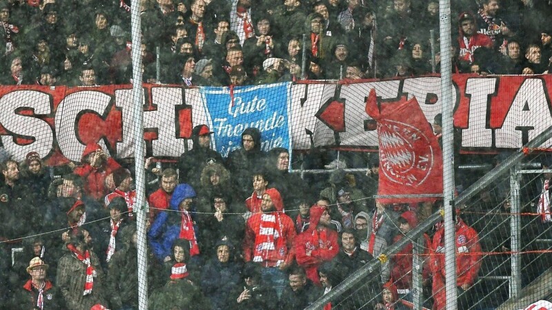 Bayerns mächtigste Ultra-Gruppierung "Schickeria" beteiligte sich am Wochenende am Protest gegen Dietmar Hopp und den DFB.