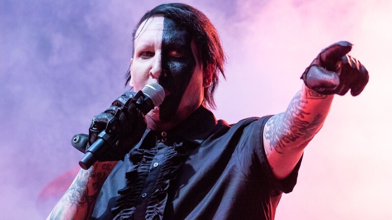 US-Sänger Marilyn Manson steht beim Open-Air-Festival Rock im Park auf der Bühne.