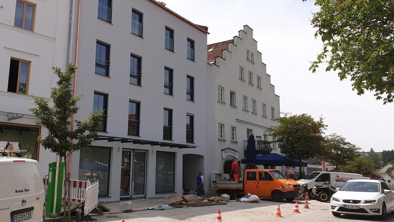 So gut wie fertig ist nun das Schmidberger-Haus, die Wohnungen können noch im Juni bezogen werden.