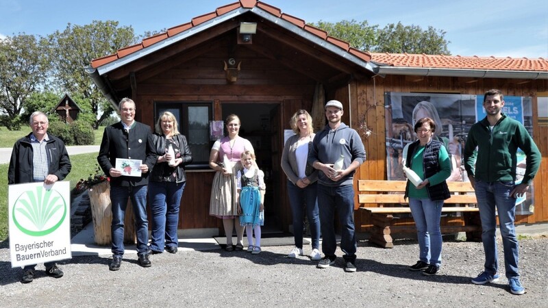 Vertreter des Bayerischen Bauernverbandes trafen sich am Weltmilchtag am Stola Hof in Taufkirchen.  Foto: hk