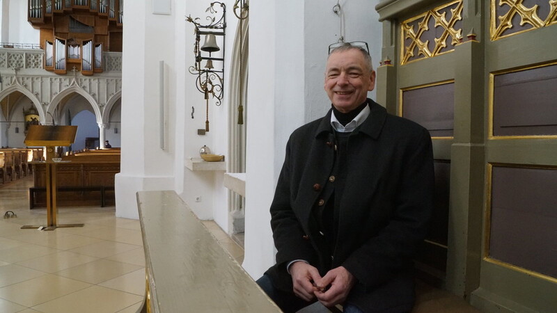 Lorenz Priglmeier ist seit 20 Jahren hauptberuflicher Mesner in der Stadtpfarrkirche Vilsbiburg.