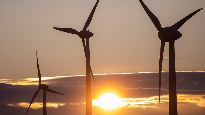 Die umstrittene 10 H-Regel bei Windkrafträdern bleibt bestehen.