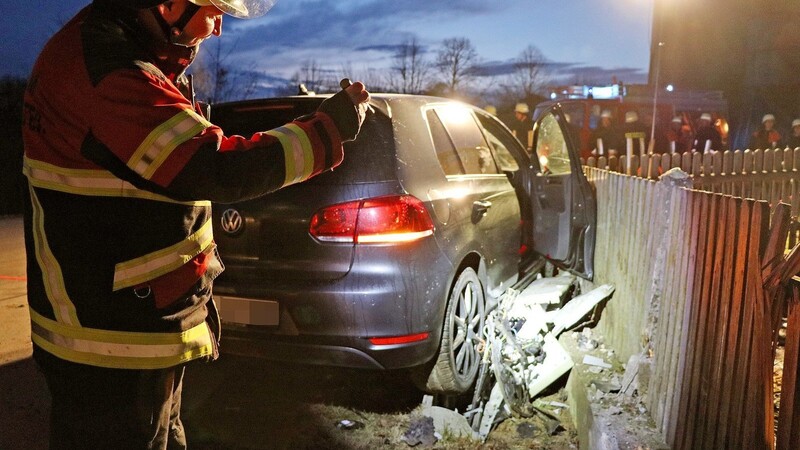 Eine Schneise der Verwüstung legte ein Autofahrer in Trosendorf.