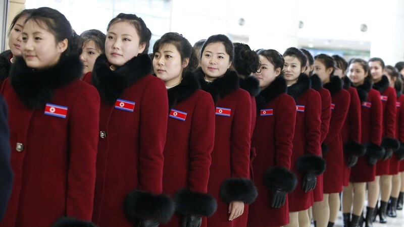 Die nordkoreanischen Cheerleader auf dem Weg nach Hause.