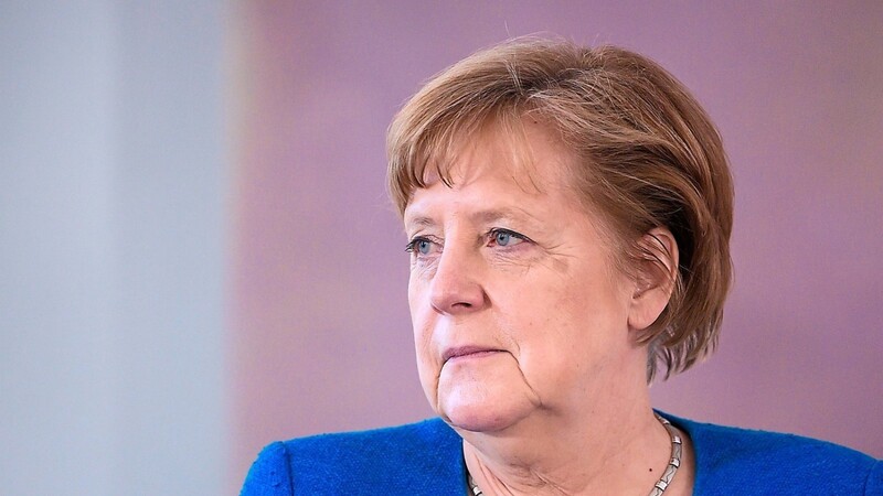 Angela Merkel versucht, die Erbfolge wieder auf eine gerade Linie zu bringen.