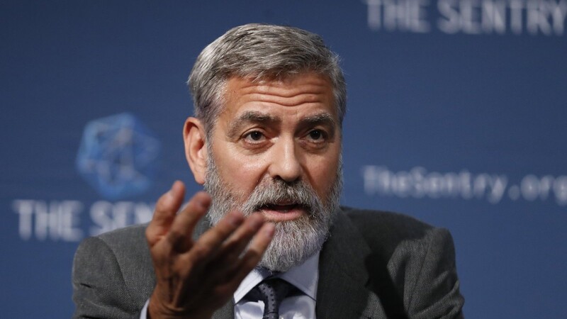 George Clooney, Schauspieler und Aktivist aus den USA, spricht bei einer Pressekonferenz über die Situation im Sudan. Das größte multinationale Ölkonsortium im Südsudan beteilige sich laut Clooney proaktiv an der Zerstörung des Landes.