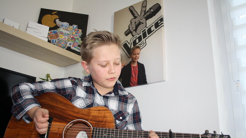 Der zwölfjährige Lucas ist zwar raus bei "The Voice Kids" darf sich aber auf einen Auftritt mit seinem Idol freuen.