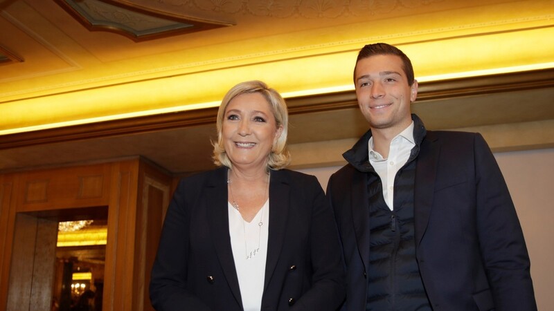 Jordan Bardella ist Marine Le Pens politischer Ziehsohn und hat beste Chancen auf den Posten der Parteiführung.