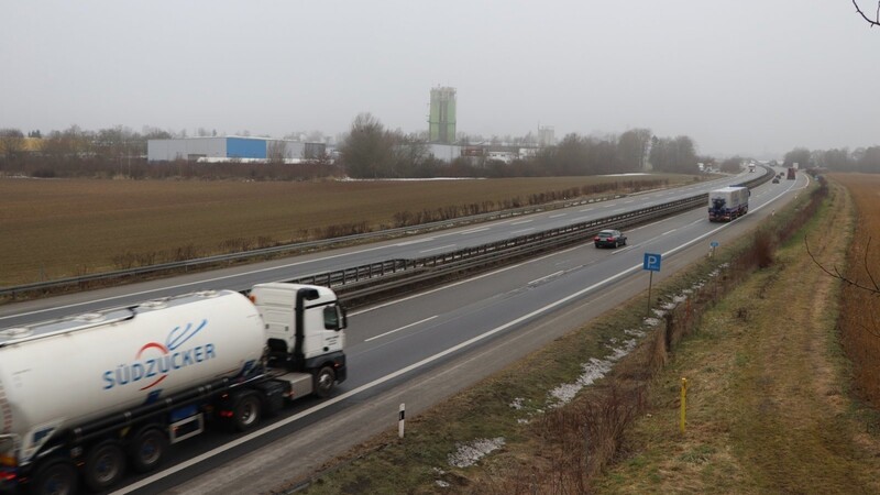 Die Autobahn A 92 ist stark befahren. Eine weitere Ausfahrt an der Scheiblerstraße würde das Verkehrsnetz in Plattling deutlich entlasten.