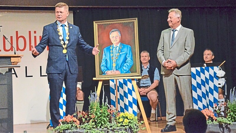Bürgermeister Harald Stadler verabschiedete seinen Vorgänger Heinz Kiechle.