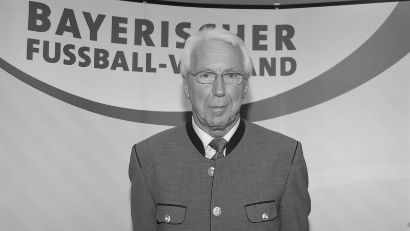 Der ehemalige BFV-Verbands-Schiedsrichterobmann Rudolf Stark starb im Alter von 80 Jahren.
