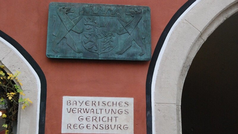 Das ist ein richtiger Hammer: Das Verwaltungsgericht Regensburg hat der Klage des Festwirts Peter Vorholzer gegen die Stadt Landshut stattgegeben.