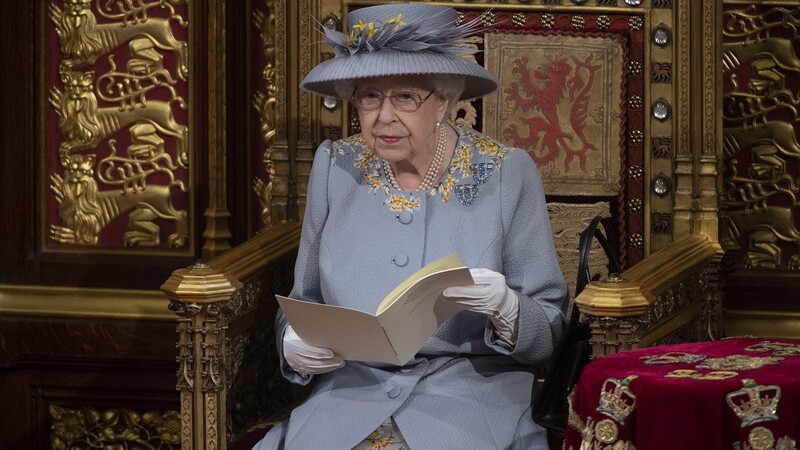 Königin Elizabeth II. eröffnet mit ihrer Thronrede die nächste Sitzungsperiode des britischen Parlaments.