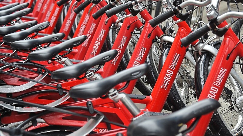 Seit 2016 bietet die Stadt Hamburg einen Fahrradverleih an. In Regensburg darf man wohl nicht mehr hoffen.