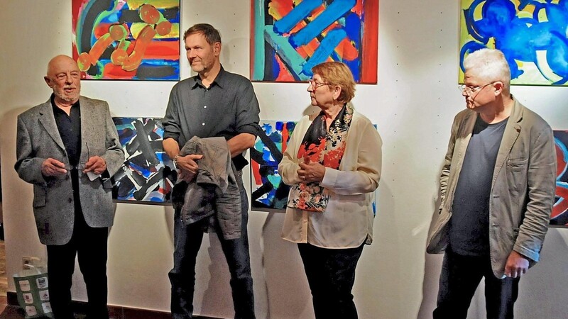 Kulturreferent Wolfgang Kerscher, Jörg Schwarzenbach, Galeristin Dr. Elisabeth Lerche und Laudator Florian Sendtner (v.l.) bei der Vernissage.