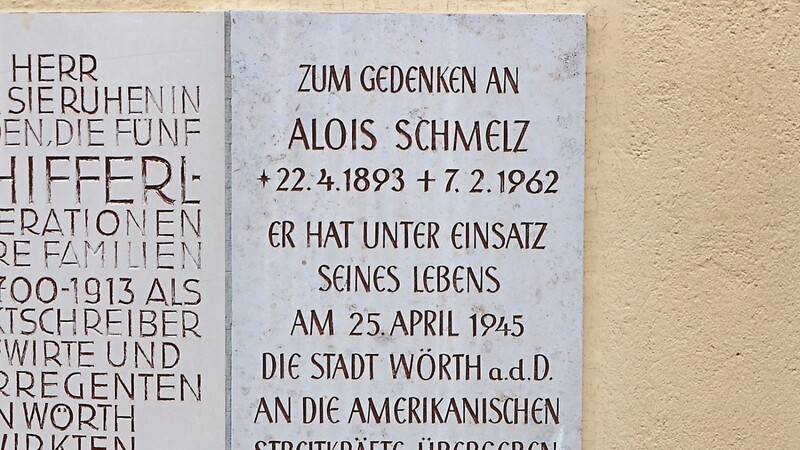 An der Hohen-Rain-Kapelle erinnert eine Gedenktafel an Alois Schmelz. Ein größeres Denkmal für ihn könnte im Baugebiet am Brand entstehen.