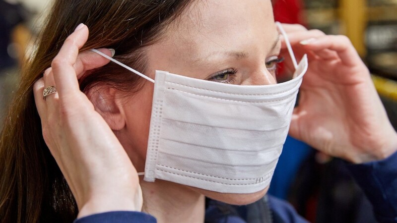 Zu den Seuchenprofiteuren zählen auch die Hersteller von Atemschutzmasken.