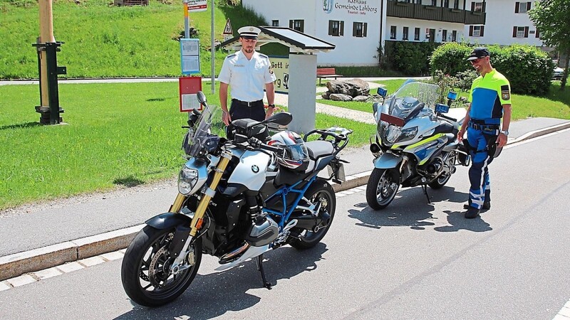 POK Michael Duschl vom Präsidialbüro des Polizeipräsidiums Oberpfalz sowie ein Beamter der Kontrollgruppe Motorrad der Verkehrspolizei Regensburg waren mit weitern Kollegen an der Aktion beteiligt.