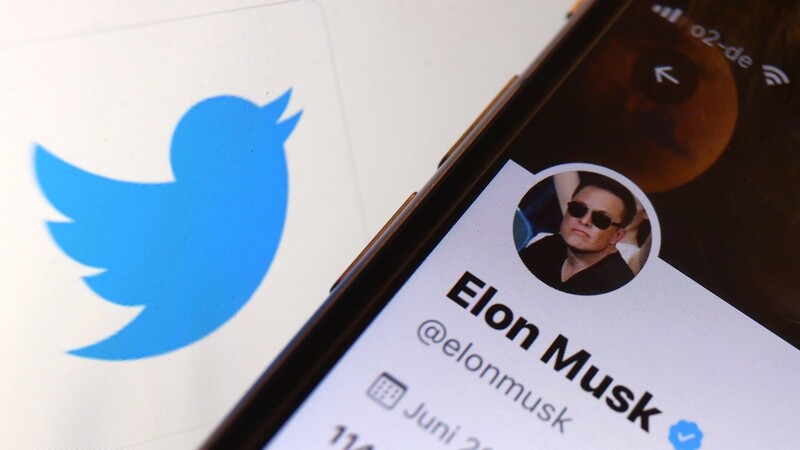 Tech-Milliardär Elon Musk macht einen Rückzieher beim Twitter-Kauf.