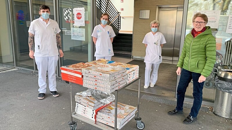 Am Freitag spendierten die Restaurants La Fenice, La Pugliese und Al Monte Pizzas für das anwesende Krankenhauspersonal.