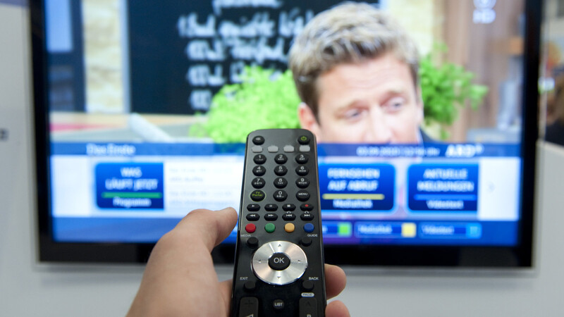 Statt sieben bis neun Euro könnte Mietern laut der neuen Regelung das Kabelfernsehen jeden Monat 14 bis 18 Euro kosten.