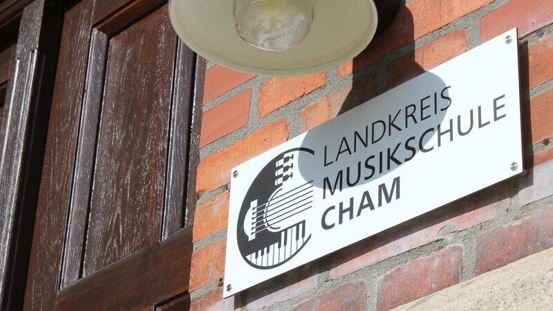 Zum 30. Geburtstag der Landkreismusikschule Cham sind ein Jubiläumskonzert, eine Große BigBand-Nacht und ein Tag der offenen Tür geplant.
