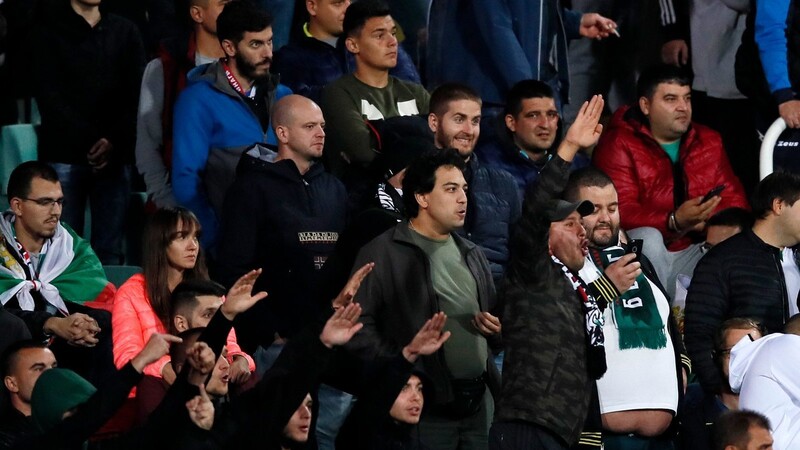 Teile der bulgarischen Fans zeigten bei der Partie gegen England den Hitlergruß.