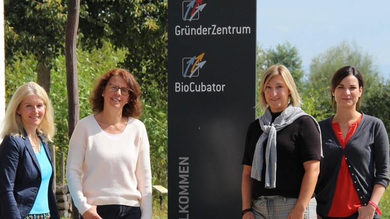 Wagten den Schritt ins Unternehmertum (v.l.): Dr. Katharina Schmid, Yvonne Liebl, Brigitte Sterr und Lena Bredl.