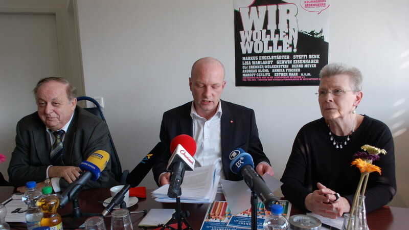 Norbert Hartl und Joachim Wolbergs bei einer Pressekonferenz 2014.