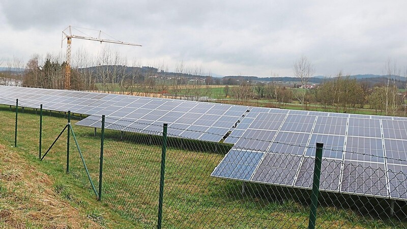 Ein Arbeitskreis im Stadtrat hat einen Leitfaden erstellt, der künftig als Grundlage für die Errichtung von Freiflächen-Photovoltaik-Anlagen im Gemeindegebiet Waldmünchen dienen soll.
