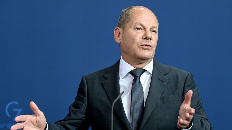 Bundeskanzler Olaf Scholz verkündete am Freitag, dass der Bund im Zuge eines Rettungspakets beim angeschlagenen Energiekonzern Uniper einsteigt.