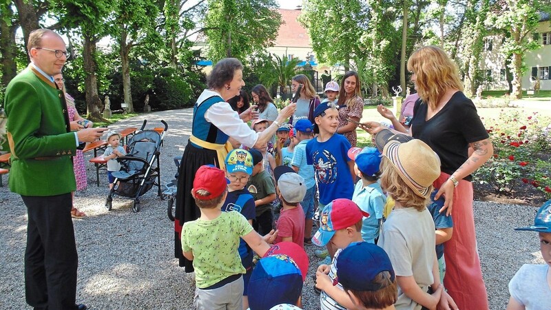 "Mit Kindern zu feiern, ist eine besonders große Freude", betonte Gräfin Monica.